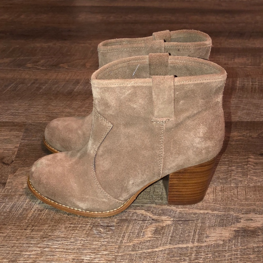 Ankle boots with heel